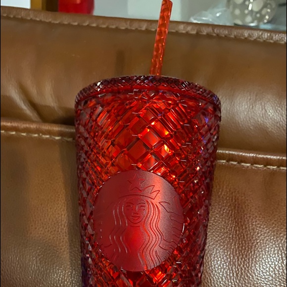 Red Starbucks cup 16 oz - Picture 2 of 2